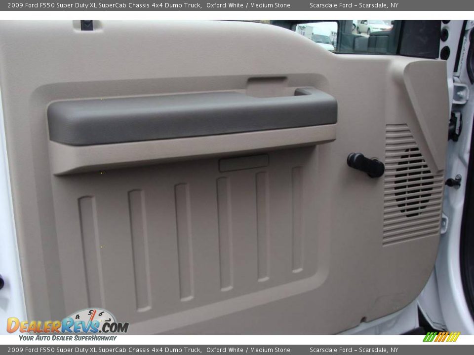 2009 Ford F550 Super Duty XL SuperCab Chassis 4x4 Dump Truck Oxford White / Medium Stone Photo #16