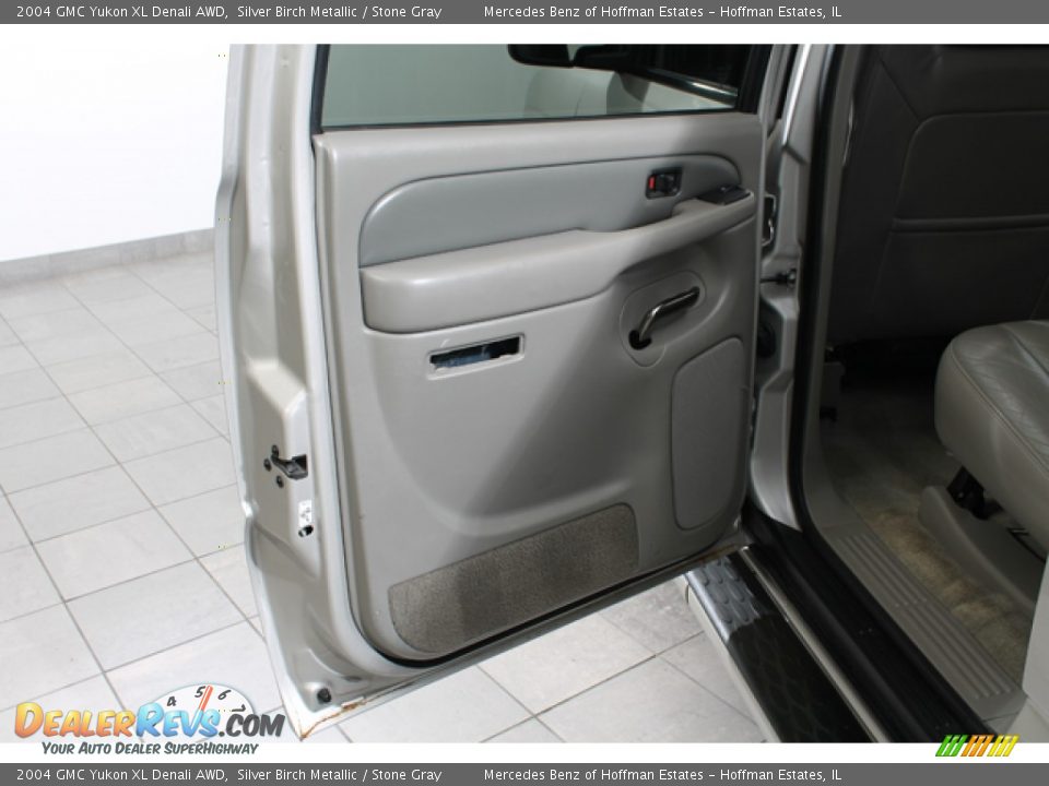 2004 GMC Yukon XL Denali AWD Silver Birch Metallic / Stone Gray Photo #14