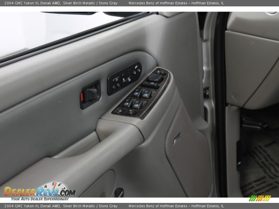 2004 GMC Yukon XL Denali AWD Silver Birch Metallic / Stone Gray Photo #16