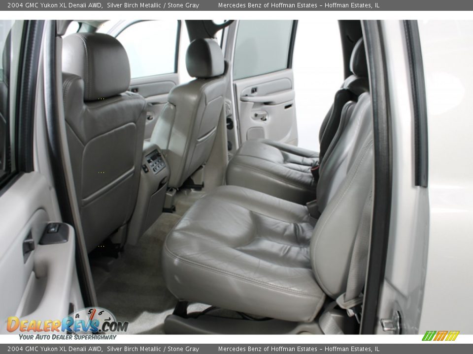 2004 GMC Yukon XL Denali AWD Silver Birch Metallic / Stone Gray Photo #18