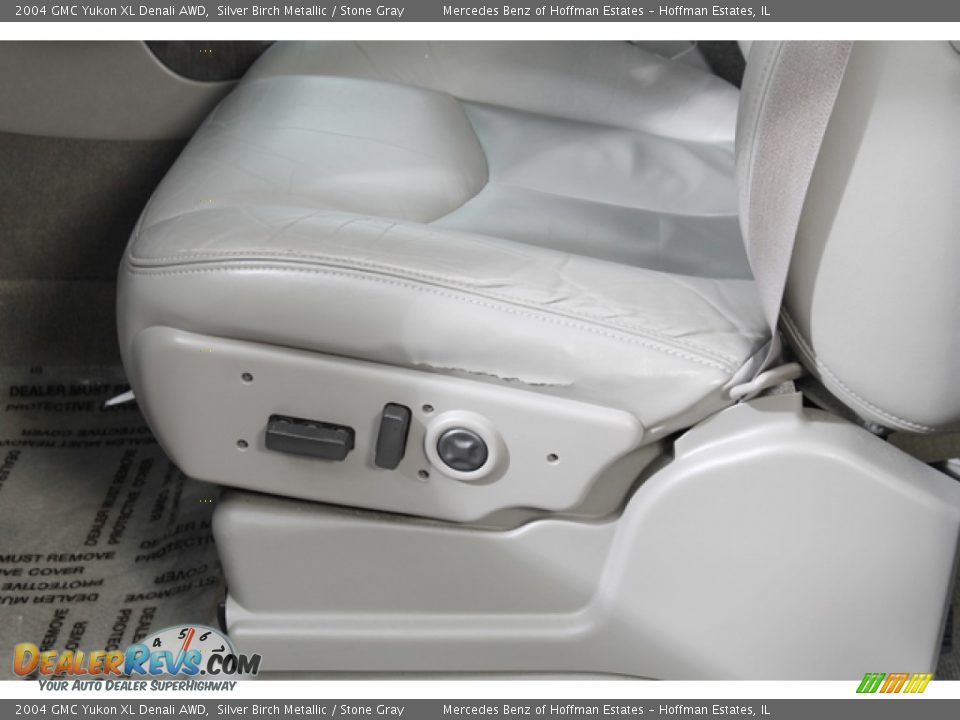2004 GMC Yukon XL Denali AWD Silver Birch Metallic / Stone Gray Photo #19