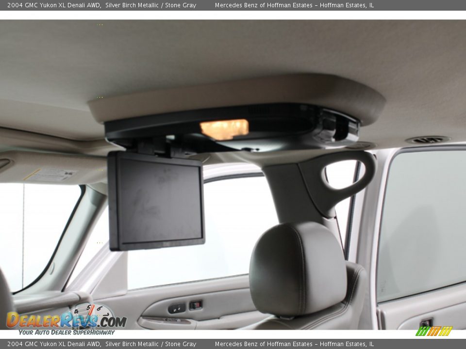 2004 GMC Yukon XL Denali AWD Silver Birch Metallic / Stone Gray Photo #20