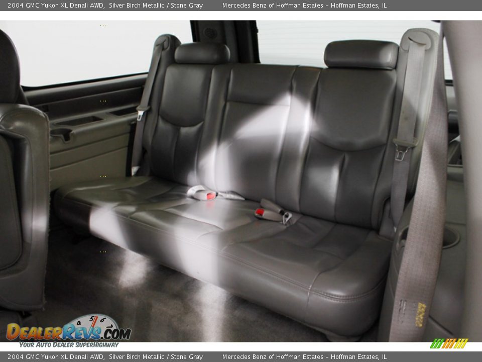 2004 GMC Yukon XL Denali AWD Silver Birch Metallic / Stone Gray Photo #21