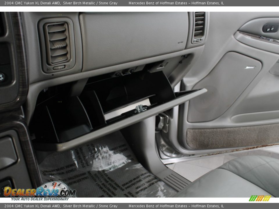 2004 GMC Yukon XL Denali AWD Silver Birch Metallic / Stone Gray Photo #22