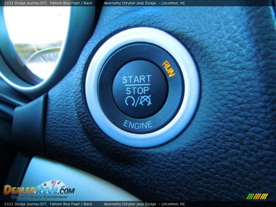 Controls of 2013 Dodge Journey SXT Photo #13