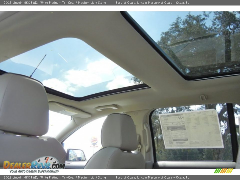 2013 Lincoln MKX FWD White Platinum Tri-Coat / Medium Light Stone Photo #7