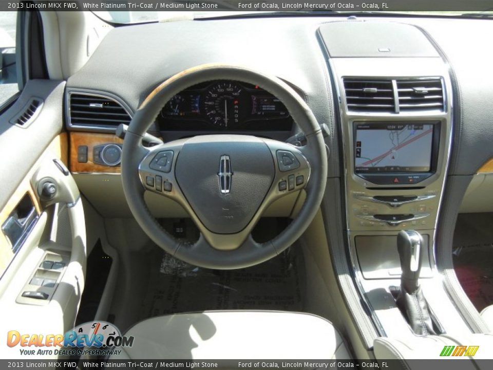 2013 Lincoln MKX FWD White Platinum Tri-Coat / Medium Light Stone Photo #8