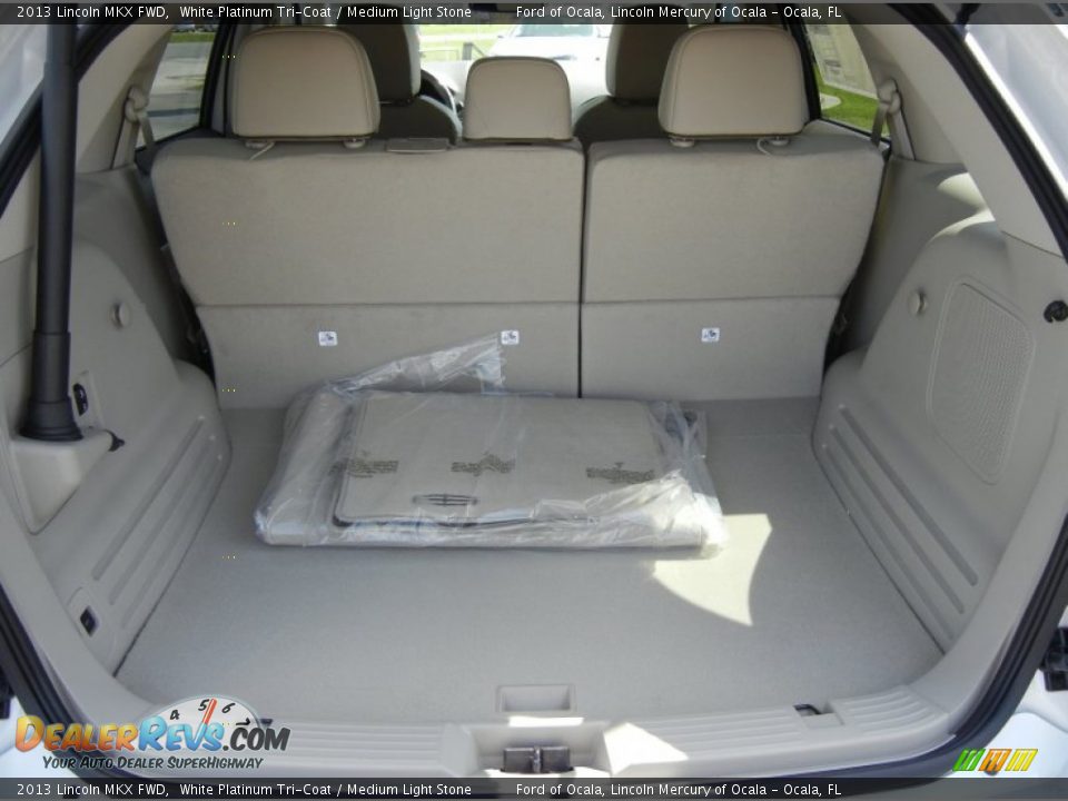 2013 Lincoln MKX FWD White Platinum Tri-Coat / Medium Light Stone Photo #11