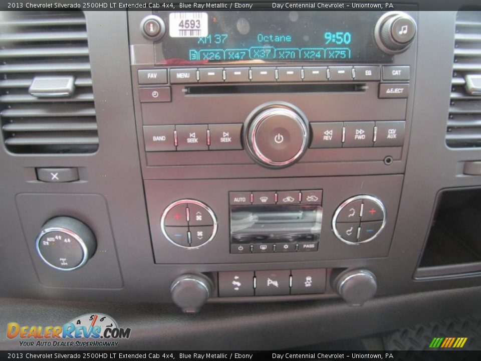 Controls of 2013 Chevrolet Silverado 2500HD LT Extended Cab 4x4 Photo #15