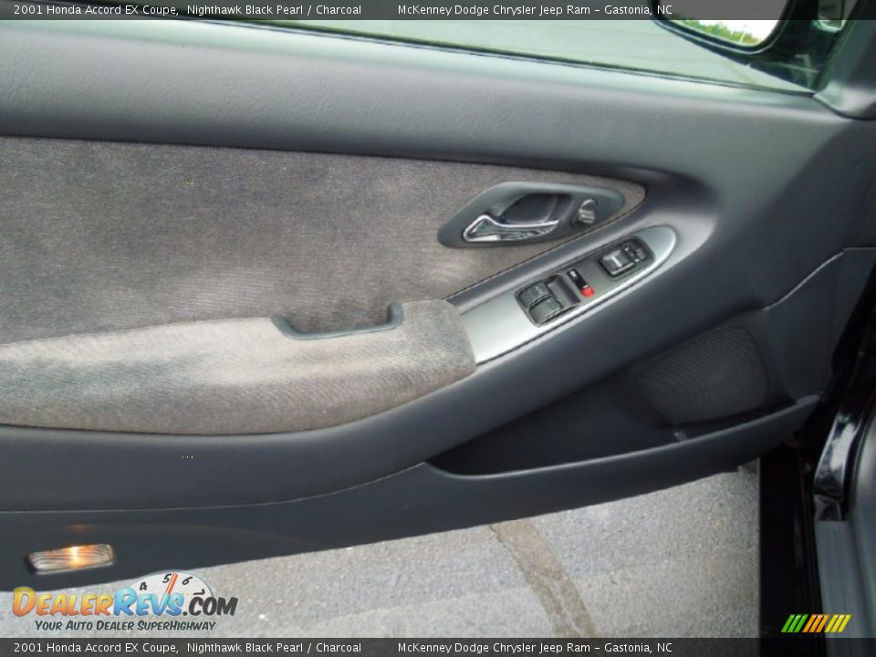 2001 Honda Accord EX Coupe Nighthawk Black Pearl / Charcoal Photo #11