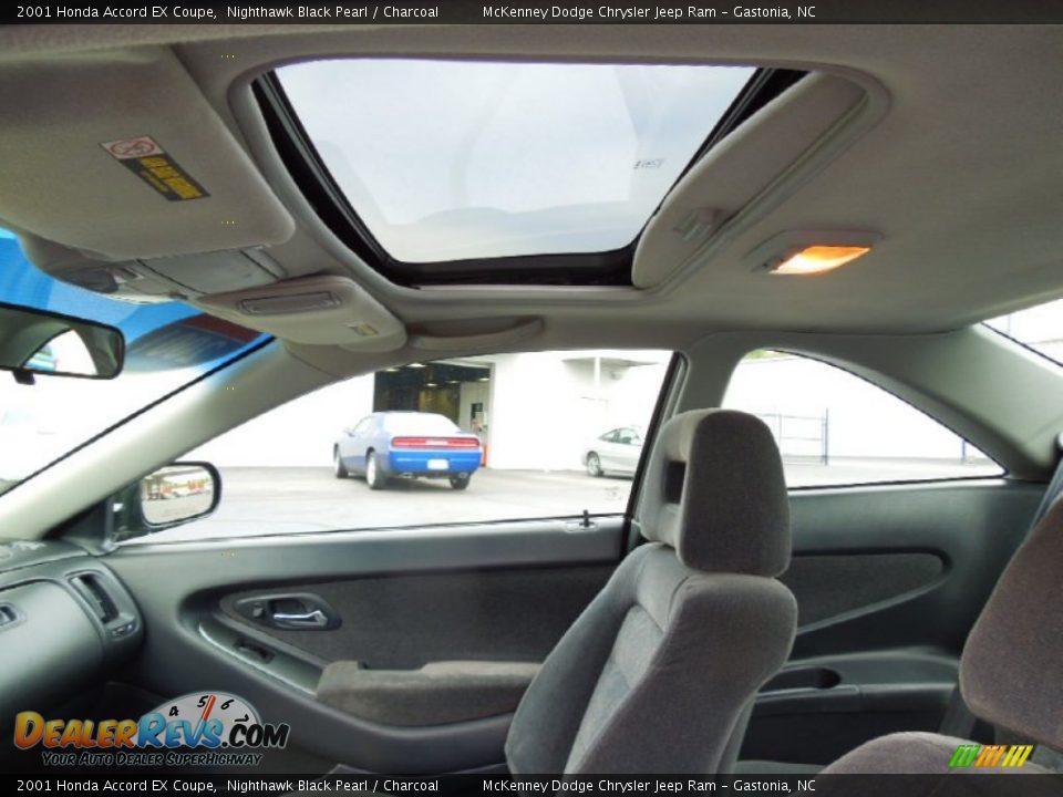 2001 Honda Accord EX Coupe Nighthawk Black Pearl / Charcoal Photo #13