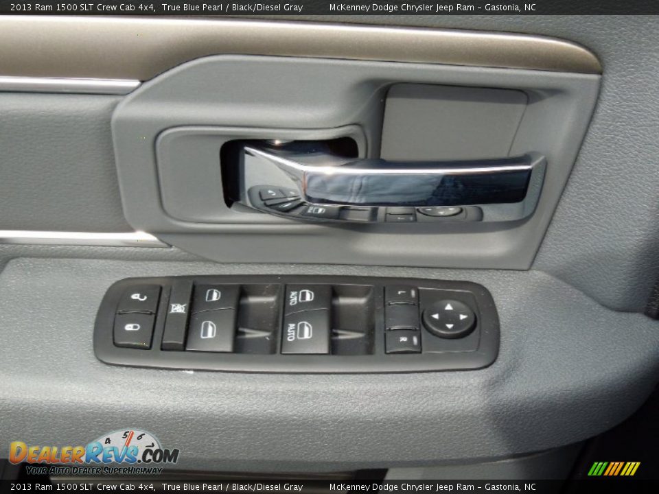Controls of 2013 Ram 1500 SLT Crew Cab 4x4 Photo #11