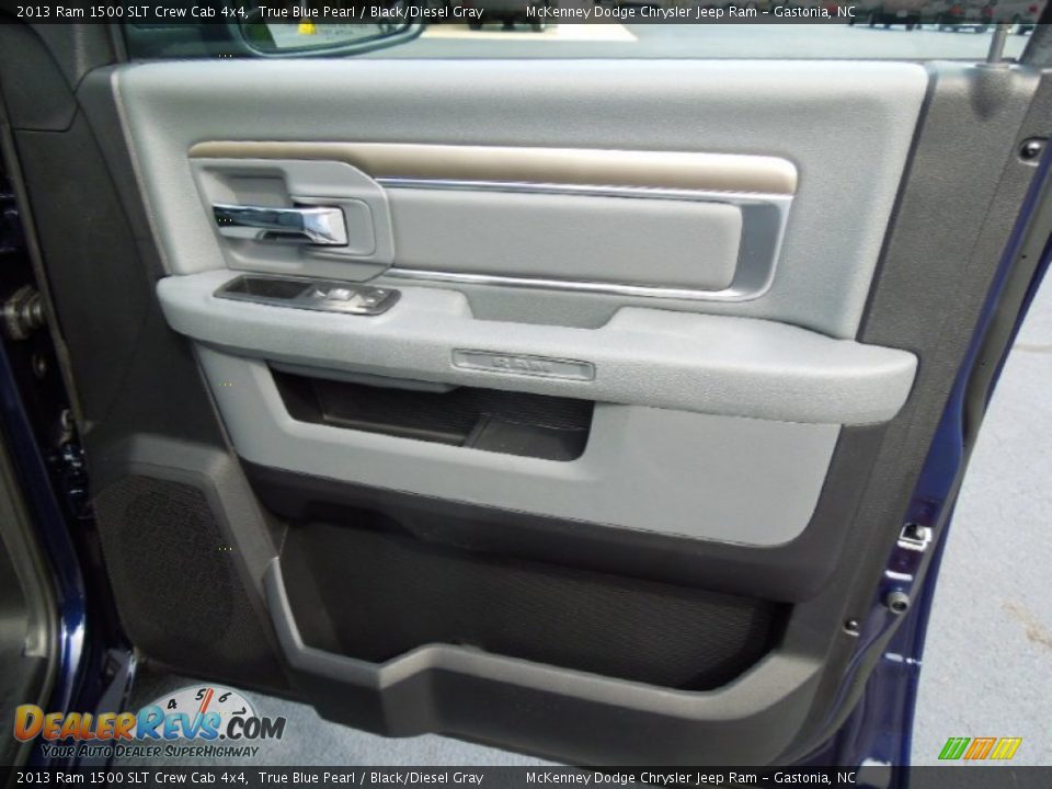 Door Panel of 2013 Ram 1500 SLT Crew Cab 4x4 Photo #24