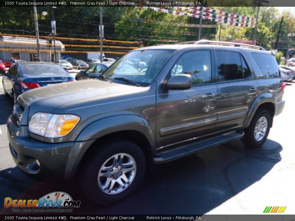2005 Toyota Sequoia Limited 4WD Phantom Gray Pearl / Light Charcoal Photo #2