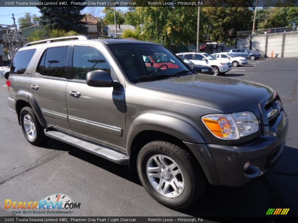 2005 Toyota Sequoia Limited 4WD Phantom Gray Pearl / Light Charcoal Photo #3