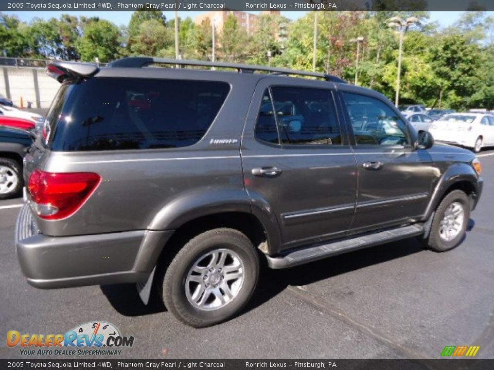 2005 Toyota Sequoia Limited 4WD Phantom Gray Pearl / Light Charcoal Photo #11