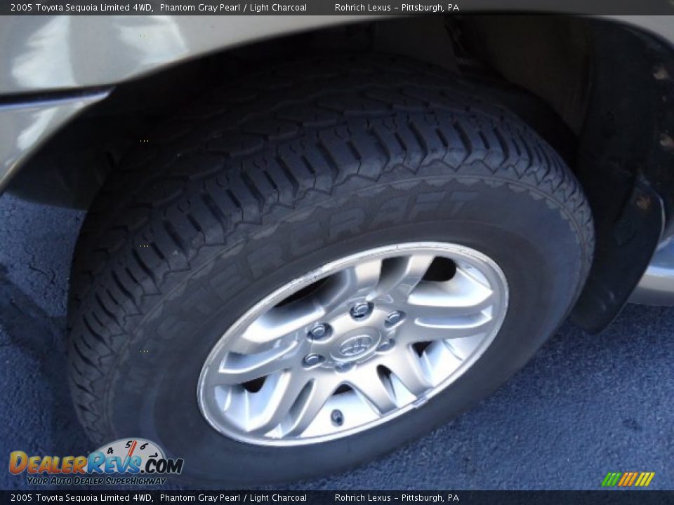 2005 Toyota Sequoia Limited 4WD Phantom Gray Pearl / Light Charcoal Photo #15