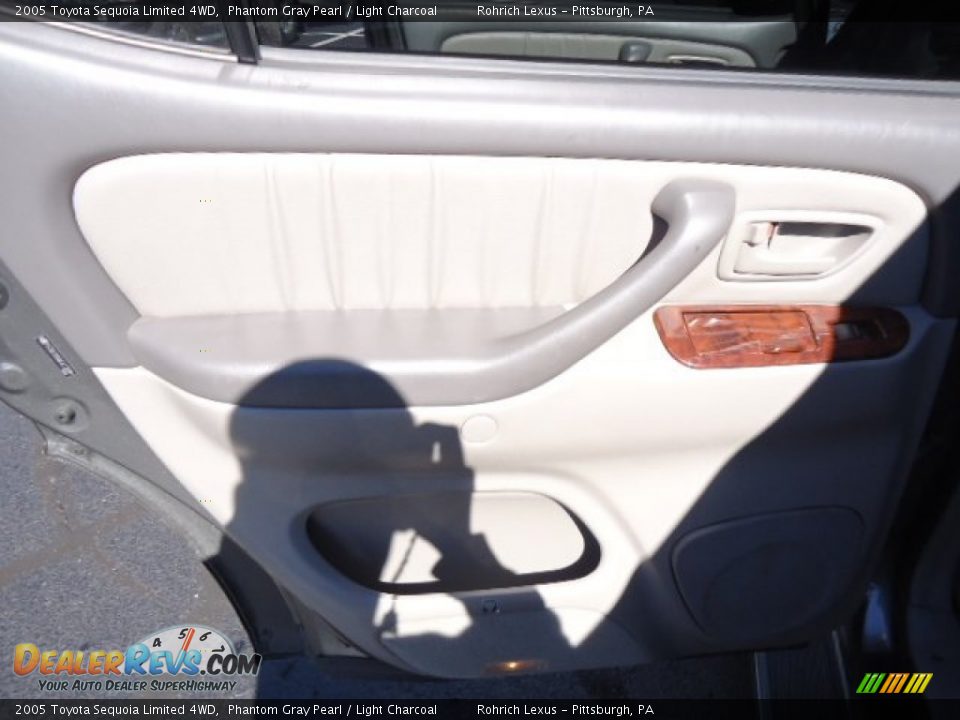 2005 Toyota Sequoia Limited 4WD Phantom Gray Pearl / Light Charcoal Photo #16