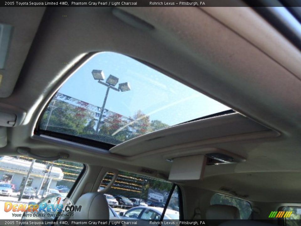 2005 Toyota Sequoia Limited 4WD Phantom Gray Pearl / Light Charcoal Photo #18