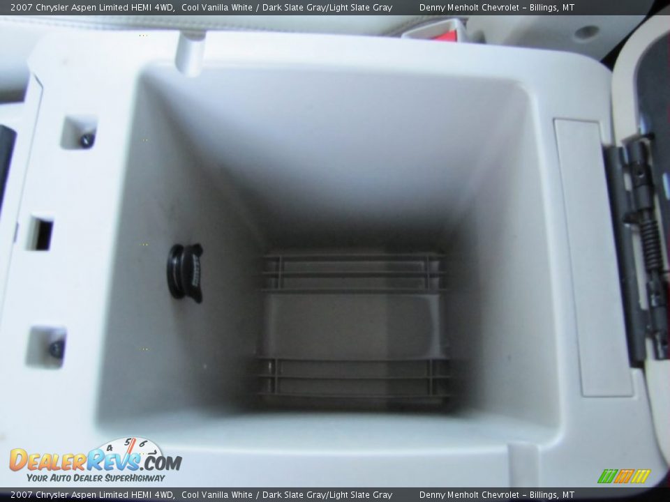 2007 Chrysler Aspen Limited HEMI 4WD Cool Vanilla White / Dark Slate Gray/Light Slate Gray Photo #11