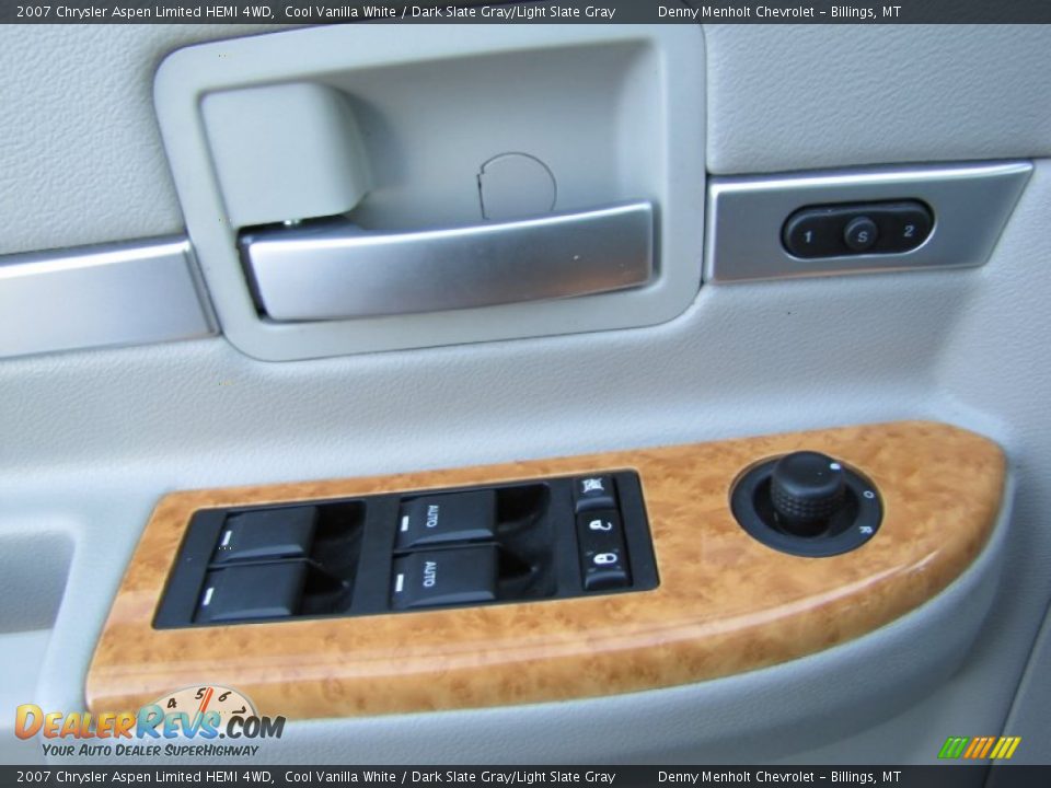2007 Chrysler Aspen Limited HEMI 4WD Cool Vanilla White / Dark Slate Gray/Light Slate Gray Photo #17