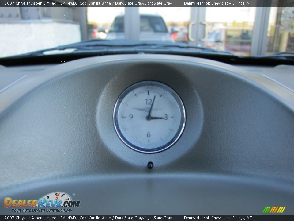 2007 Chrysler Aspen Limited HEMI 4WD Cool Vanilla White / Dark Slate Gray/Light Slate Gray Photo #24