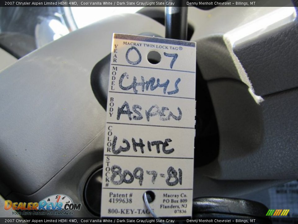 2007 Chrysler Aspen Limited HEMI 4WD Cool Vanilla White / Dark Slate Gray/Light Slate Gray Photo #30