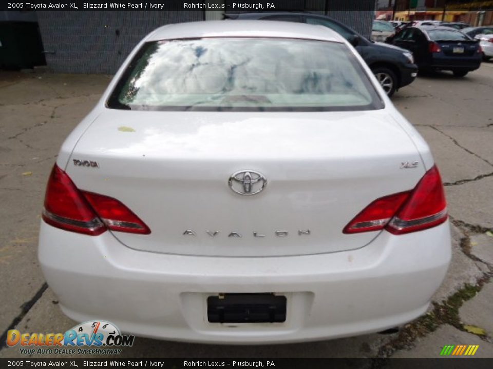 2005 Toyota Avalon XL Blizzard White Pearl / Ivory Photo #9