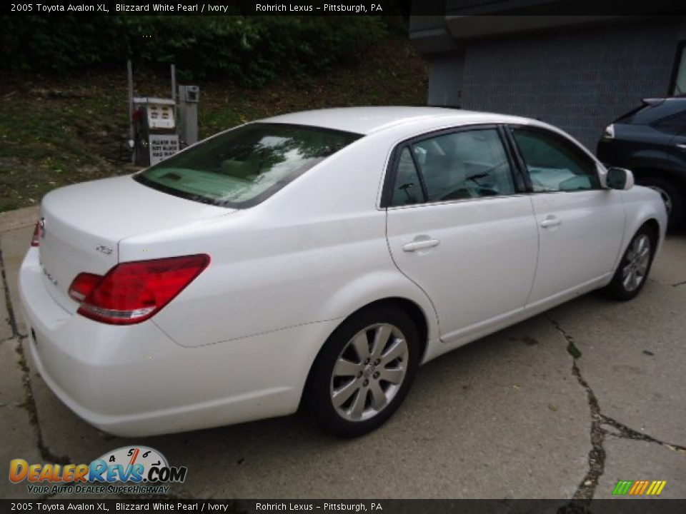 2005 Toyota Avalon XL Blizzard White Pearl / Ivory Photo #10