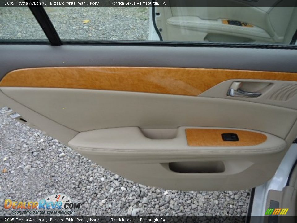 2005 Toyota Avalon XL Blizzard White Pearl / Ivory Photo #15