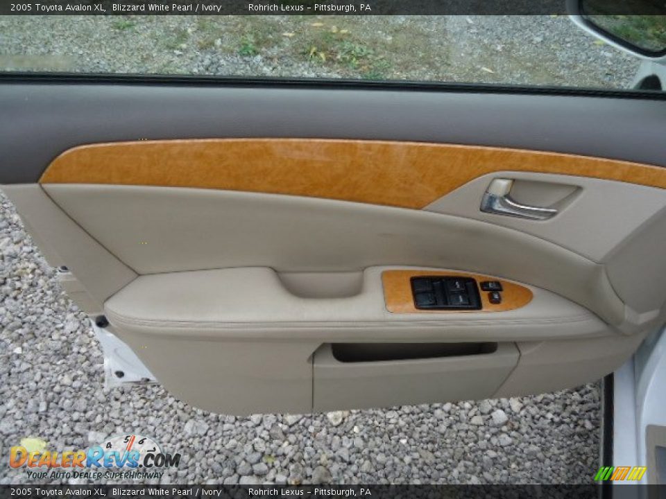2005 Toyota Avalon XL Blizzard White Pearl / Ivory Photo #16
