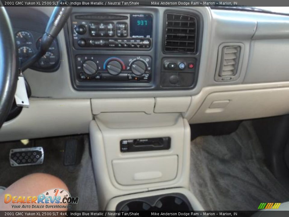 2001 GMC Yukon XL 2500 SLT 4x4 Indigo Blue Metallic / Neutral Tan/Shale Photo #11