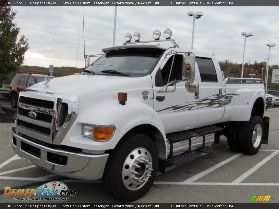 Front 3/4 View of 2008 Ford F650 Super Duty XLT Crew Cab Custom Passenger Photo #6