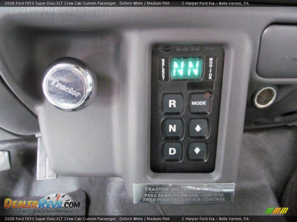 Controls of 2008 Ford F650 Super Duty XLT Crew Cab Custom Passenger Photo #21