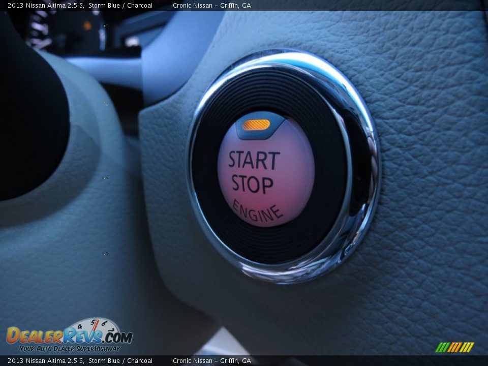 Controls of 2013 Nissan Altima 2.5 S Photo #16