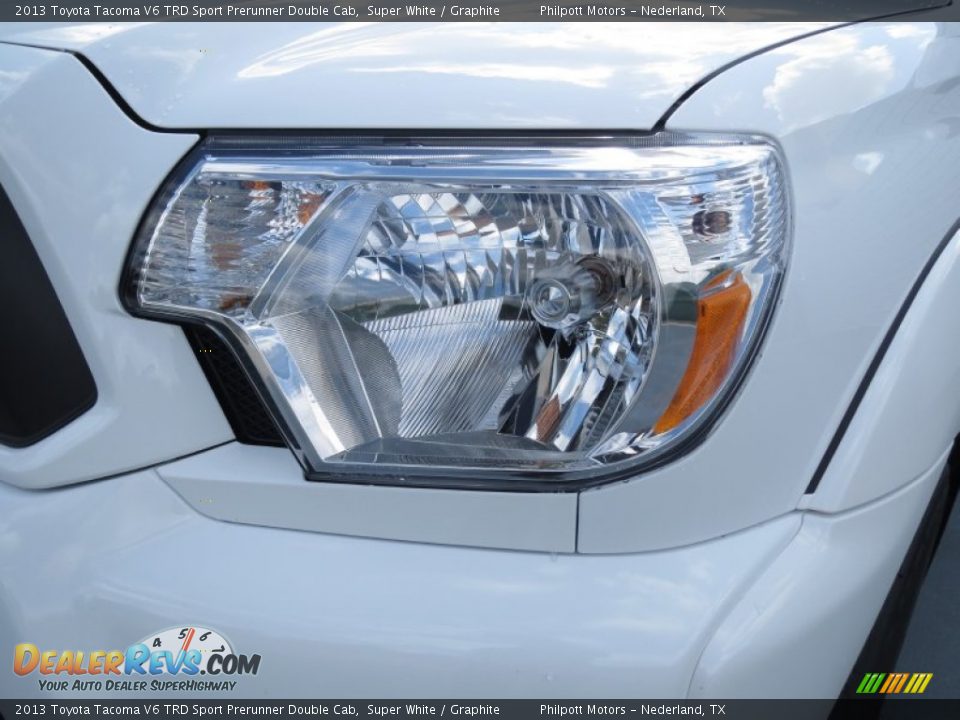 2013 Toyota Tacoma V6 TRD Sport Prerunner Double Cab Super White / Graphite Photo #8
