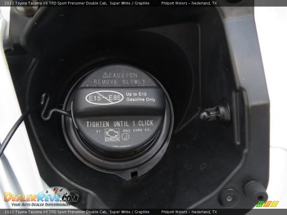 2013 Toyota Tacoma V6 TRD Sport Prerunner Double Cab Super White / Graphite Photo #12