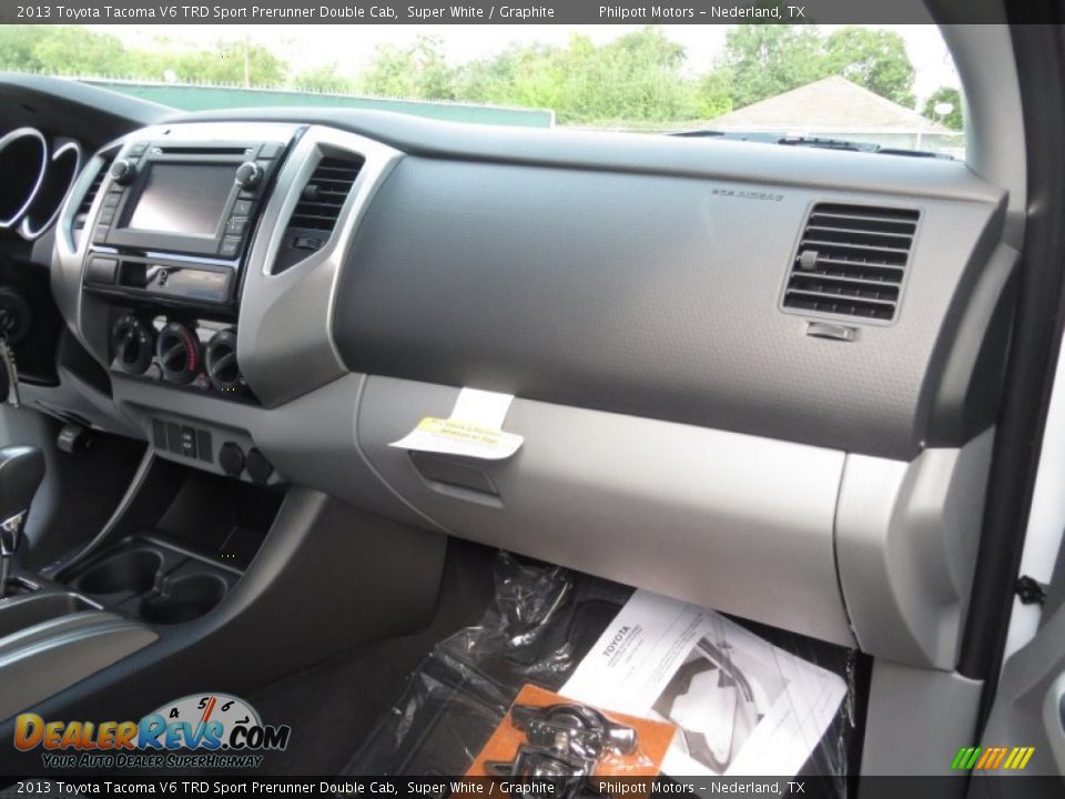 2013 Toyota Tacoma V6 TRD Sport Prerunner Double Cab Super White / Graphite Photo #17
