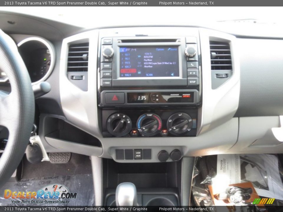 2013 Toyota Tacoma V6 TRD Sport Prerunner Double Cab Super White / Graphite Photo #25