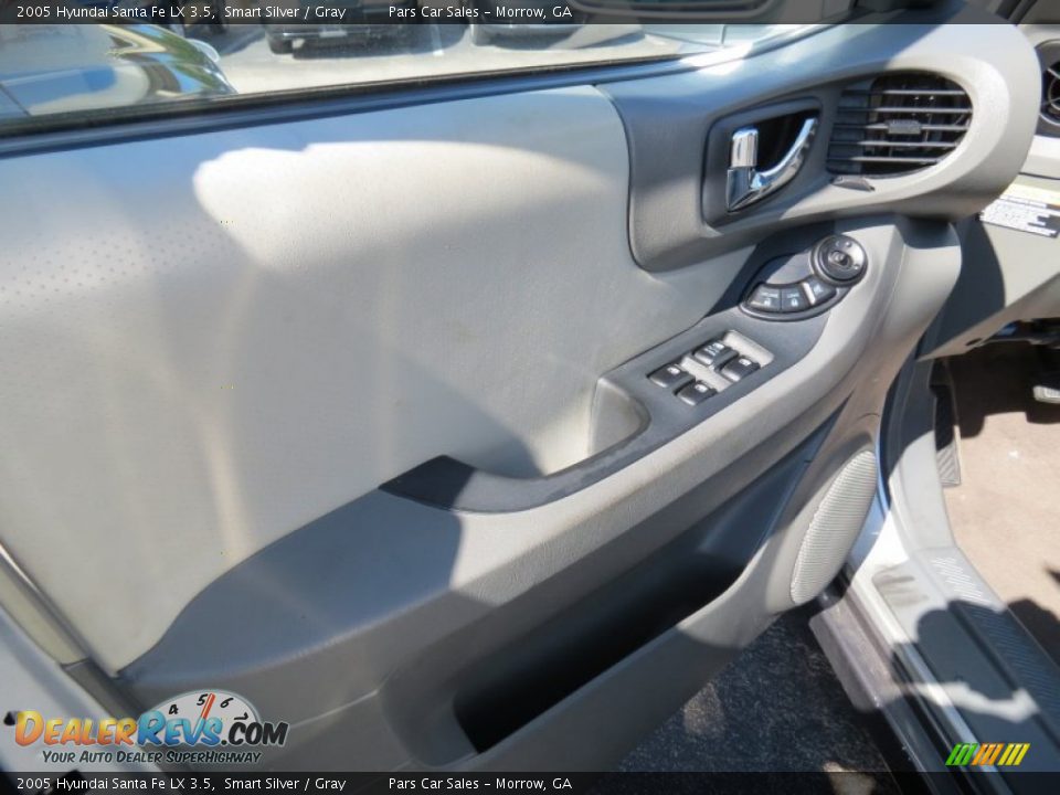 2005 Hyundai Santa Fe LX 3.5 Smart Silver / Gray Photo #7
