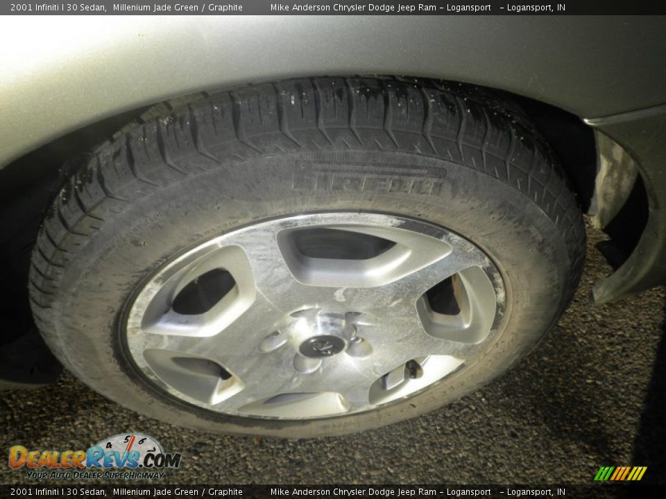 2001 Infiniti I 30 Sedan Millenium Jade Green / Graphite Photo #31