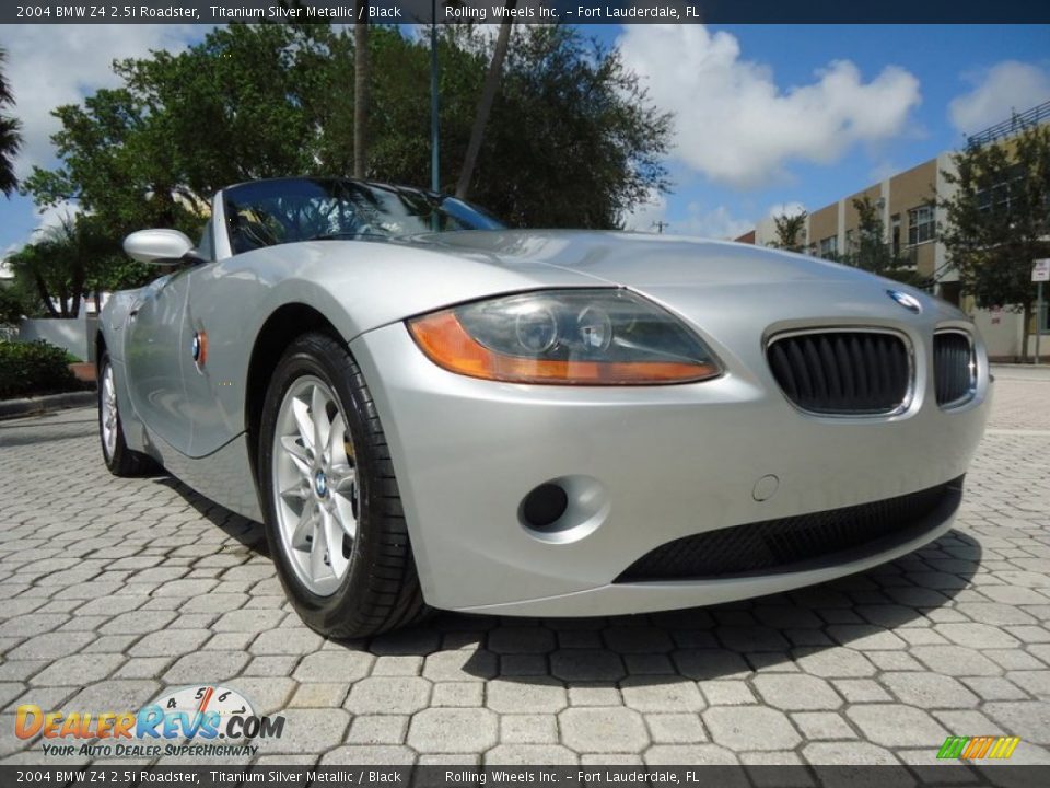 2004 BMW Z4 2.5i Roadster Titanium Silver Metallic / Black Photo #11