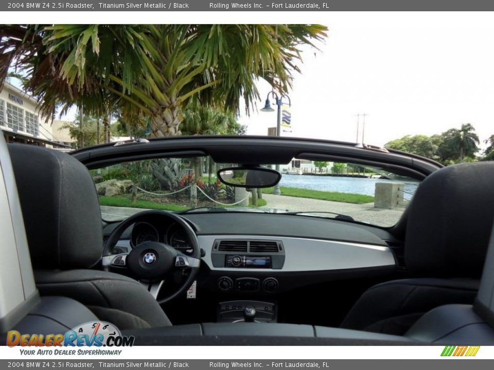 2004 BMW Z4 2.5i Roadster Titanium Silver Metallic / Black Photo #12