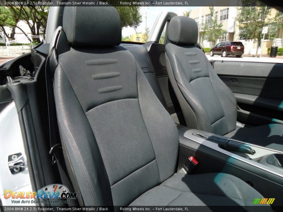 2004 BMW Z4 2.5i Roadster Titanium Silver Metallic / Black Photo #15