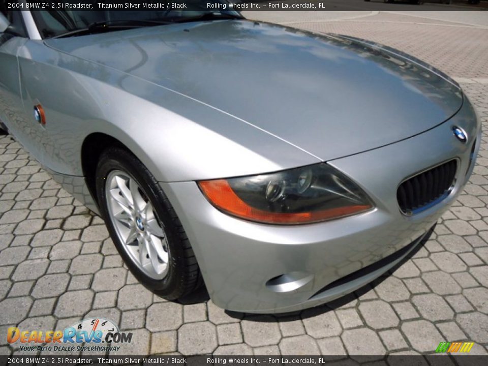2004 BMW Z4 2.5i Roadster Titanium Silver Metallic / Black Photo #19