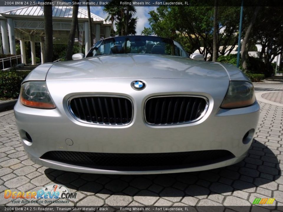 2004 BMW Z4 2.5i Roadster Titanium Silver Metallic / Black Photo #22