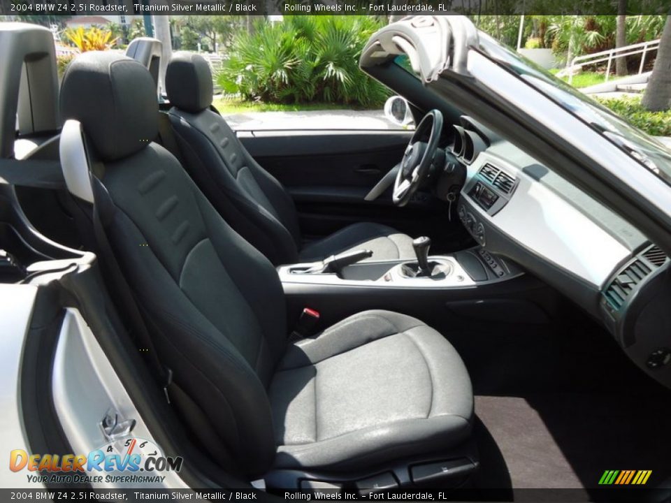2004 BMW Z4 2.5i Roadster Titanium Silver Metallic / Black Photo #23