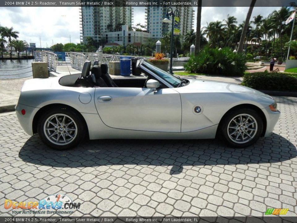 2004 BMW Z4 2.5i Roadster Titanium Silver Metallic / Black Photo #24