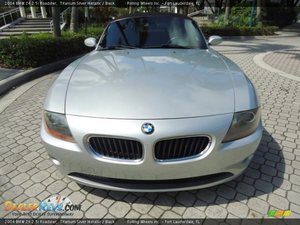2004 BMW Z4 2.5i Roadster Titanium Silver Metallic / Black Photo #25