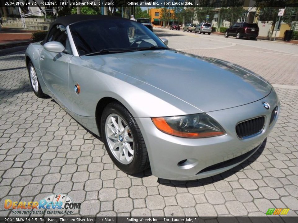2004 BMW Z4 2.5i Roadster Titanium Silver Metallic / Black Photo #27